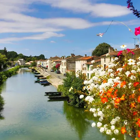 D'hotes - Le Paradis Bed & Breakfast 3*